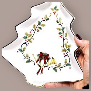 MIKASA Vtg Christmas Tree Candy Dish Holiday Elegance Holly Berries 8-3/4 inch
